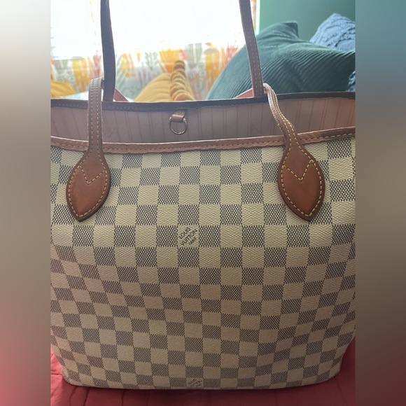 Louis Vuitton Neverfull MM - Picture 2 of 16